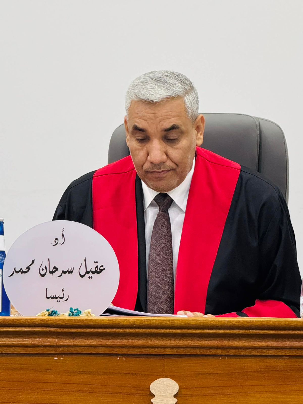 رئيس جامعة ساوة الأهلية يترأس مناقشة رسالة ماجستير في كلية القانون بجامعة القادس…