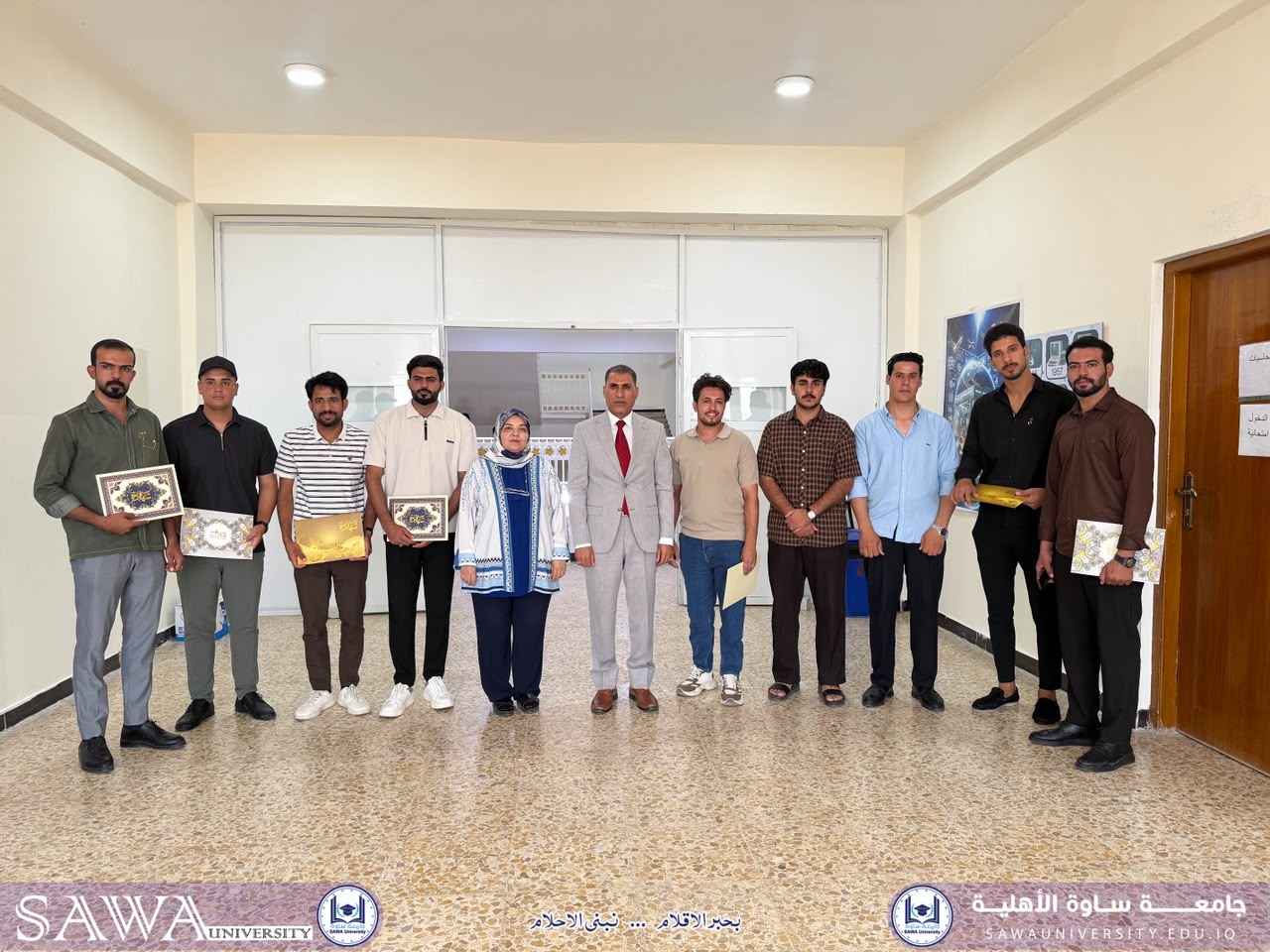 تكريم الطلبة المشاركين في مبادرة السلة الغذائية من قبل عميد كلية التربية